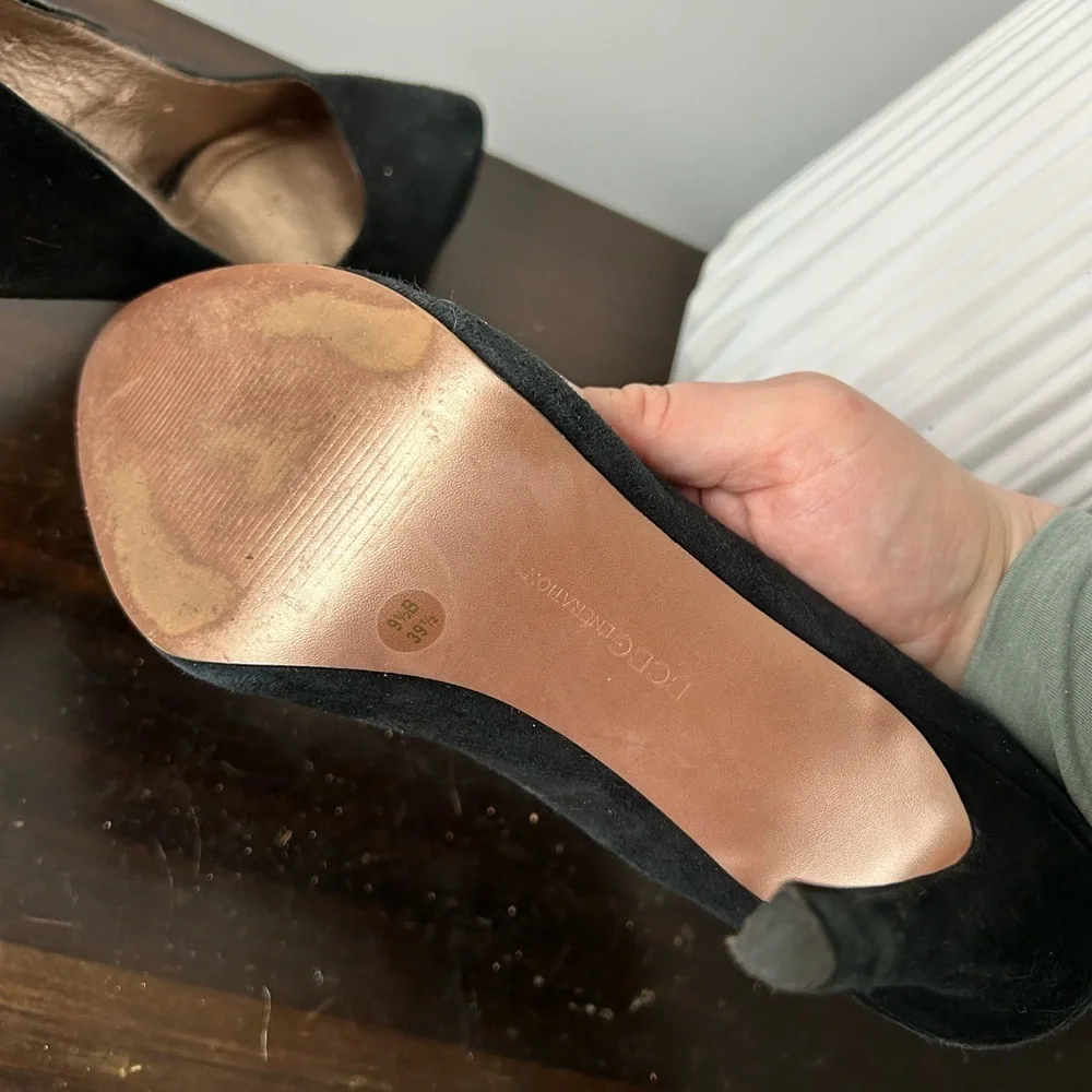 BCBG stilettos black